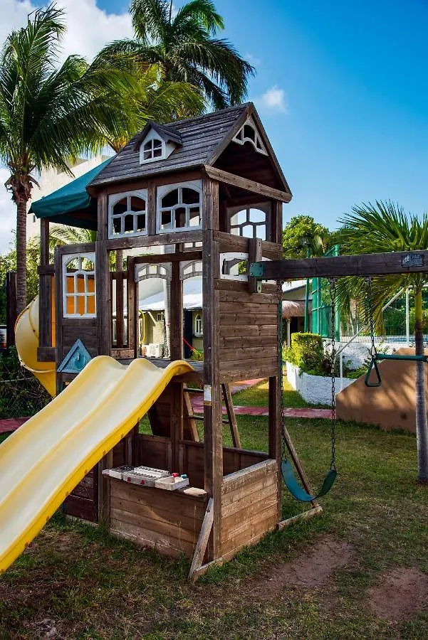 Holiday park Newly Renovated ! Villa Laguna Cancun